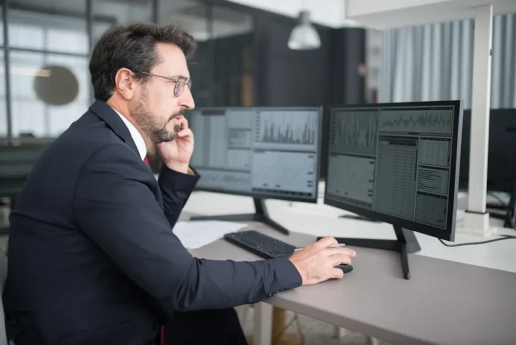 How to Monitor Competitor Rankings Without Manual Checks